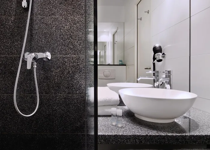 One Frankfurt-airport Hotel