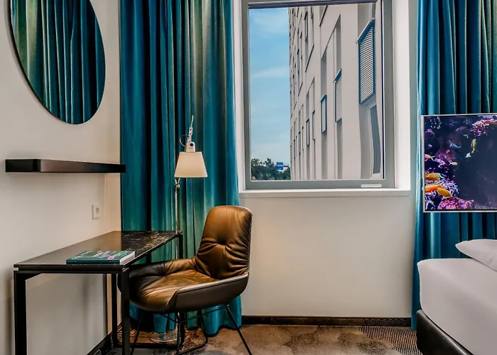 One Frankfurt-airport 3*